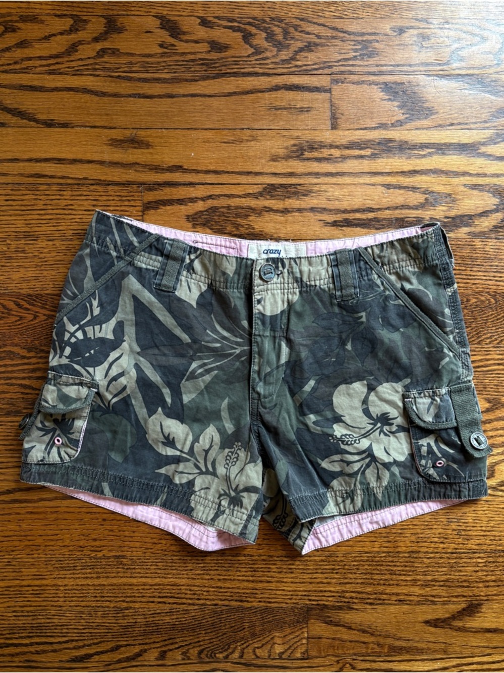 Crazy Shirts Hawaii Y2K Vintage Tropical Hibiscus Camo Shorts